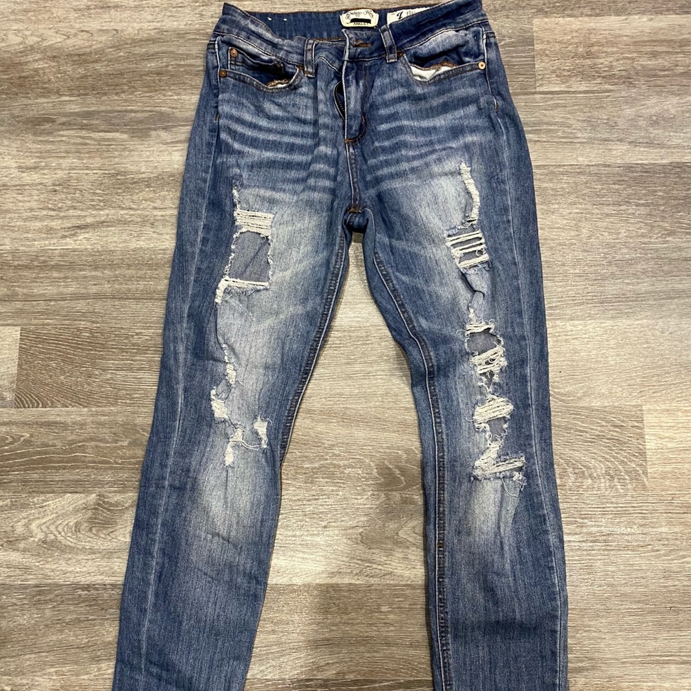 Women’s Distressed Jeans